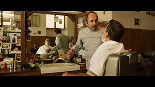 Il barbiere complottista di Valerio Ferrara