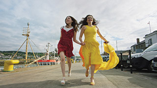 The Yellow Dress di Deborah Grimes