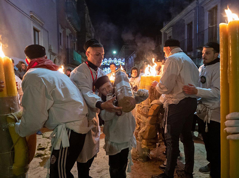 La Santa di Davide Arlotti